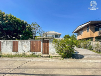 *****บ้านเดี่ยวหลังใหญ่โซนเมือง ม.เสนานิคม พหลโยธิน บนเนื้อที่กว่า 203 ตร.ว. ฟังก์ชันครบจัดเต็ม 3 ห้องนอน 3 ห้องน้ำ จอดรถ 3 คัน บ้านสวยพร้อมอยู่ แถมฟรี! เครื่องปรับอากาศ 4 เครื่อง บนทำเลที่ดี เดินทางสะดวก ใกล้เซ็นทรัลลาดพร้าว และทางด่วนรามอินทรา พร้อมราคาสุดพิเศษ!